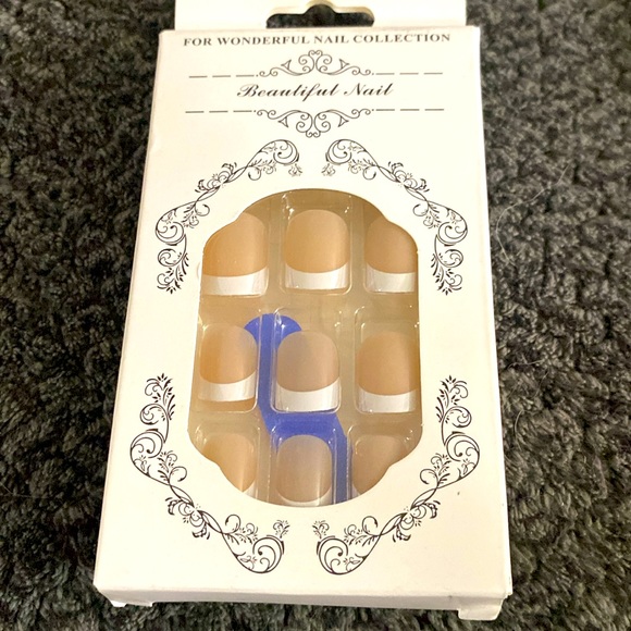 Manicure in minutes! Do it yourself Press on nails! - Picture 4 of 5